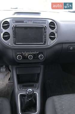 Позашляховик / Кросовер Volkswagen Tiguan 2011 в 