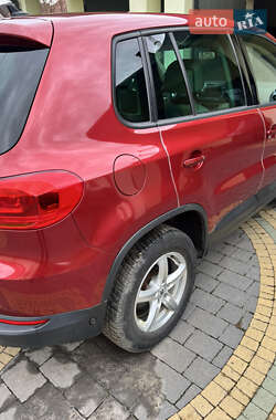 Внедорожник / Кроссовер Volkswagen Tiguan 2012 в 