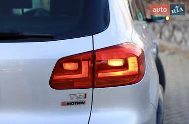 Позашляховик / Кросовер Volkswagen Tiguan 2016 в 