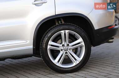 Позашляховик / Кросовер Volkswagen Tiguan 2016 в 