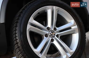 Позашляховик / Кросовер Volkswagen Tiguan 2016 в 