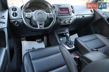 Позашляховик / Кросовер Volkswagen Tiguan 2016 в 