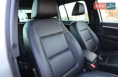 Позашляховик / Кросовер Volkswagen Tiguan 2016 в 