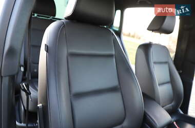 Позашляховик / Кросовер Volkswagen Tiguan 2016 в 