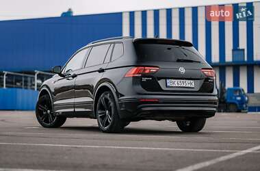 Внедорожник / Кроссовер Volkswagen Tiguan 2019 в 