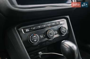 Внедорожник / Кроссовер Volkswagen Tiguan 2019 в 