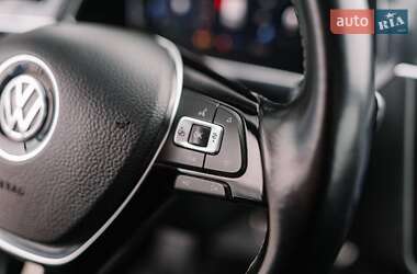 Внедорожник / Кроссовер Volkswagen Tiguan 2019 в 
