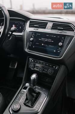Внедорожник / Кроссовер Volkswagen Tiguan 2019 в 