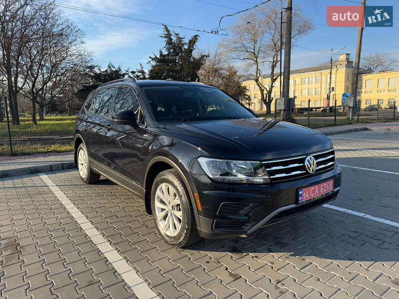 Внедорожник / Кроссовер Volkswagen Tiguan 2019 в 