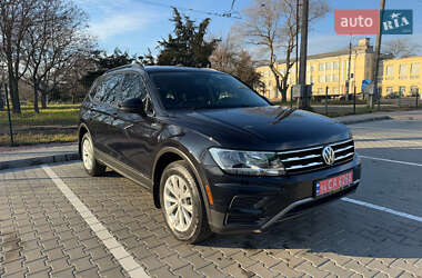 Внедорожник / Кроссовер Volkswagen Tiguan 2019 в 