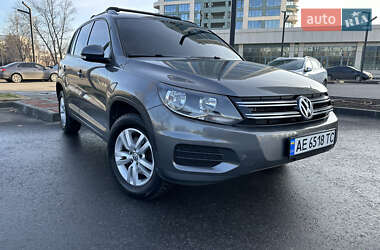 Позашляховик / Кросовер Volkswagen Tiguan 2016 в Дніпрі