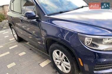 Внедорожник / Кроссовер Volkswagen Tiguan 2016 в 