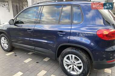 Внедорожник / Кроссовер Volkswagen Tiguan 2016 в 