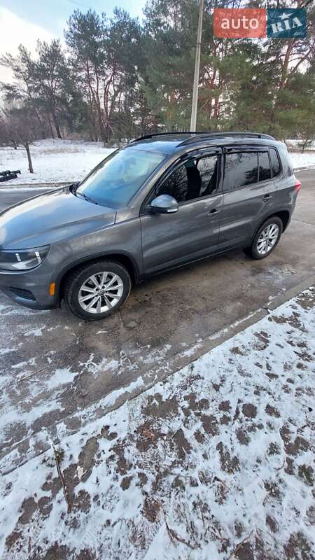 Внедорожник / Кроссовер Volkswagen Tiguan 2015 в Днепре