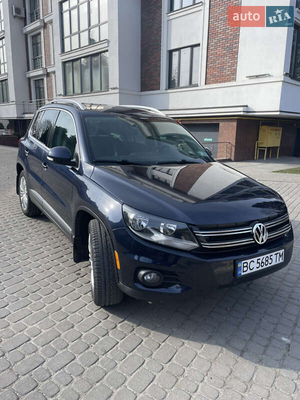 Позашляховик / Кросовер Volkswagen Tiguan 2014 в 