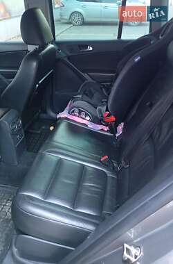 Внедорожник / Кроссовер Volkswagen Tiguan 2010 в 