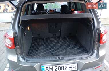 Внедорожник / Кроссовер Volkswagen Tiguan 2010 в 