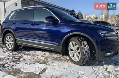 Внедорожник / Кроссовер Volkswagen Tiguan 2019 в 