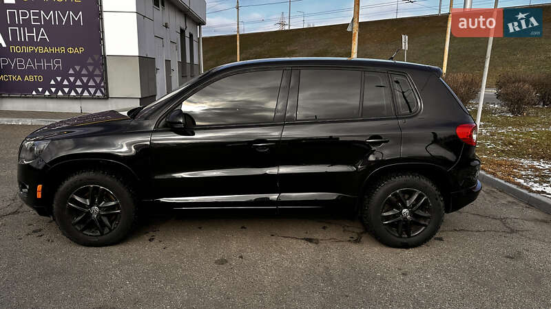 Внедорожник / Кроссовер Volkswagen Tiguan 2010 в Киеве