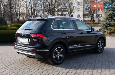 Внедорожник / Кроссовер Volkswagen Tiguan 2017 в Луцке