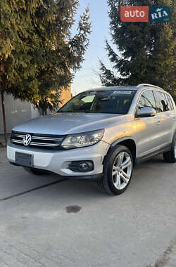 Внедорожник / Кроссовер Volkswagen Tiguan 2011 в Владимире