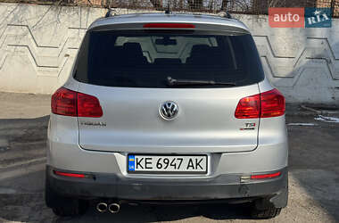 Внедорожник / Кроссовер Volkswagen Tiguan 2015 в 