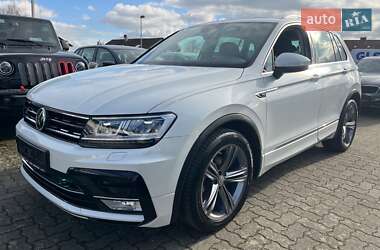 Внедорожник / Кроссовер Volkswagen Tiguan 2016 в Львове