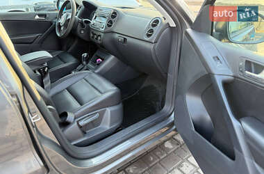 Внедорожник / Кроссовер Volkswagen Tiguan 2012 в 