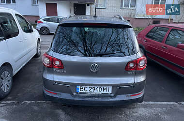 Позашляховик / Кросовер Volkswagen Tiguan 2010 в 