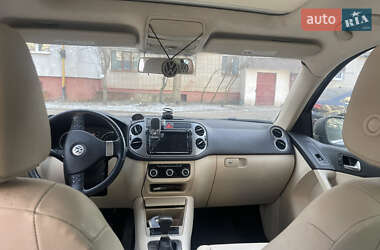Позашляховик / Кросовер Volkswagen Tiguan 2010 в 