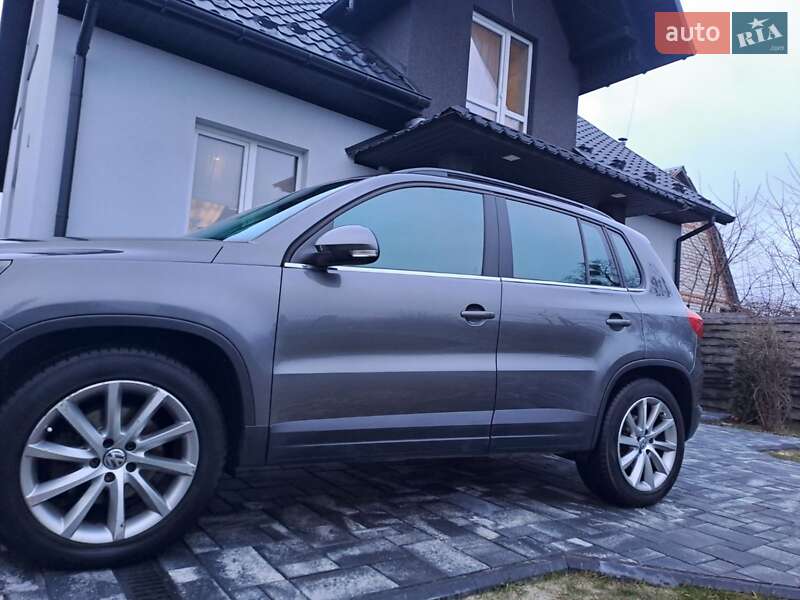 Внедорожник / Кроссовер Volkswagen Tiguan 2012 в Славуте