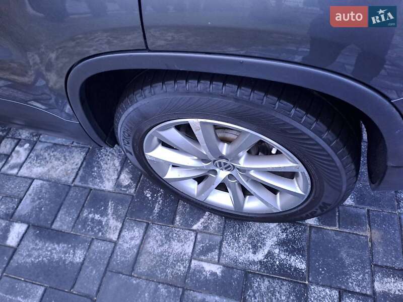 Внедорожник / Кроссовер Volkswagen Tiguan 2012 в Славуте