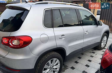 Внедорожник / Кроссовер Volkswagen Tiguan 2009 в 