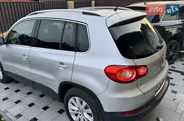 Внедорожник / Кроссовер Volkswagen Tiguan 2009 в 