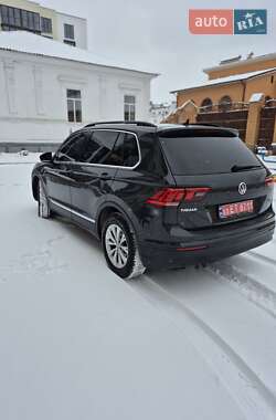 Внедорожник / Кроссовер Volkswagen Tiguan 2018 в Ромнах