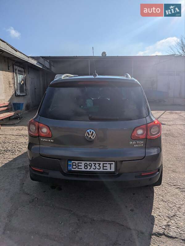 Позашляховик / Кросовер Volkswagen Tiguan 2010 в Южноукраїнську