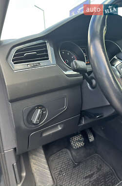 Внедорожник / Кроссовер Volkswagen Tiguan 2018 в 