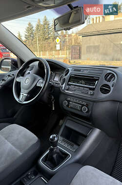 Внедорожник / Кроссовер Volkswagen Tiguan 2012 в Тячеве