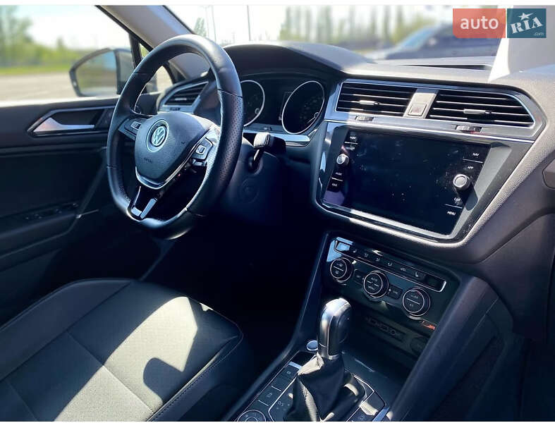 Внедорожник / Кроссовер Volkswagen Tiguan 2017 в Кривом Роге