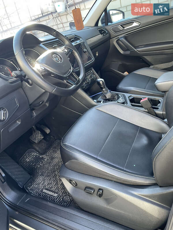 Внедорожник / Кроссовер Volkswagen Tiguan 2017 в Кривом Роге