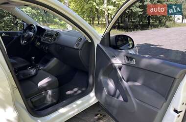 Позашляховик / Кросовер Volkswagen Tiguan 2013 в 