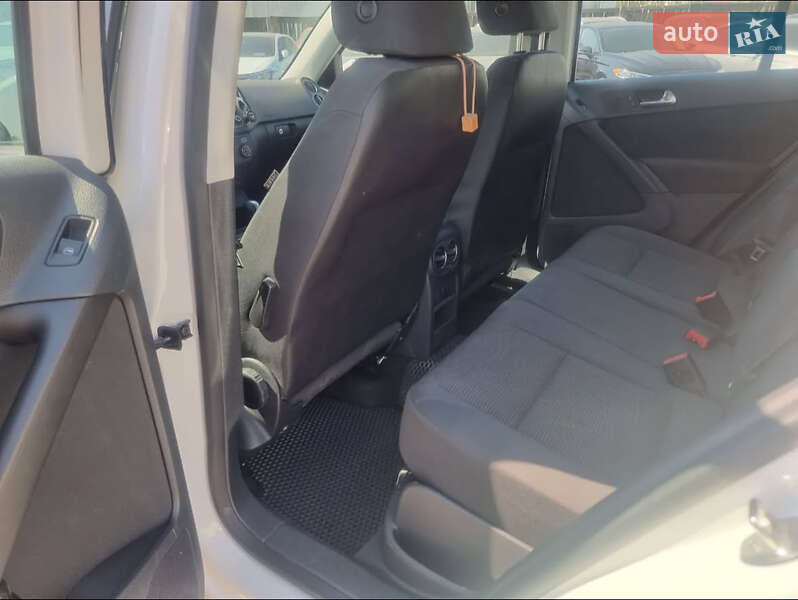 Внедорожник / Кроссовер Volkswagen Tiguan 2012 в Запорожье