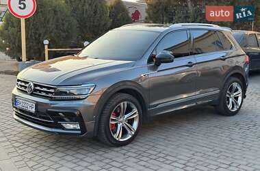 Позашляховик / Кросовер Volkswagen Tiguan 2017 в Одесі