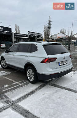 Внедорожник / Кроссовер Volkswagen Tiguan 2018 в Виннице