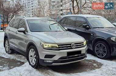 Внедорожник / Кроссовер Volkswagen Tiguan 2017 в Киеве