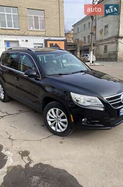 Внедорожник / Кроссовер Volkswagen Tiguan 2010 в Бердичеве