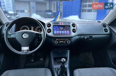 Позашляховик / Кросовер Volkswagen Tiguan 2010 в Харкові