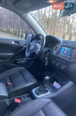Внедорожник / Кроссовер Volkswagen Tiguan 2013 в 