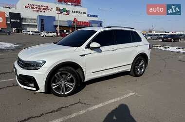 Внедорожник / Кроссовер Volkswagen Tiguan 2018 в 