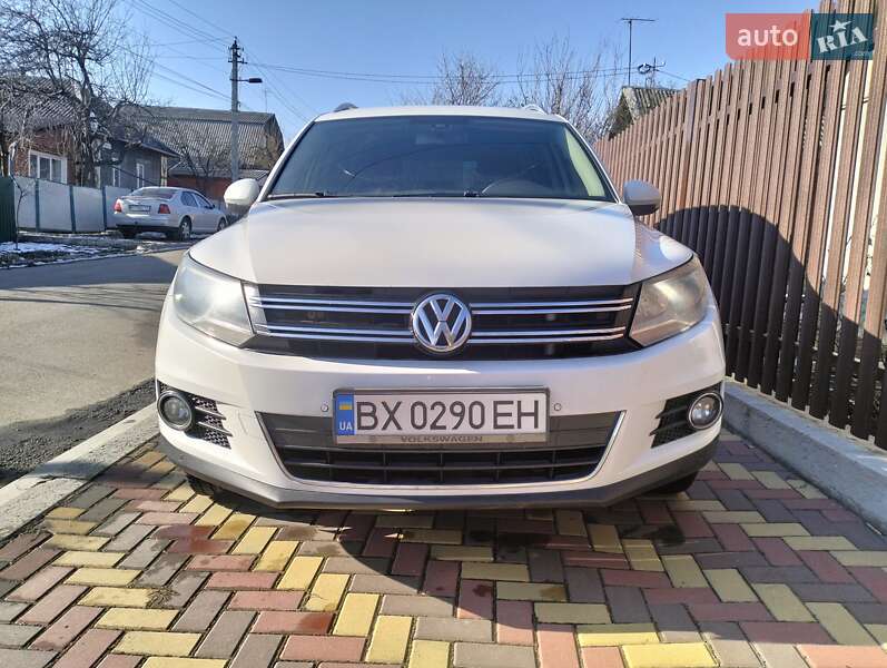 Внедорожник / Кроссовер Volkswagen Tiguan 2015 в 